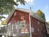 The Bear Den - Lovely 2 Bedroom 1 Bath home close to skiing, snowmobiling & more