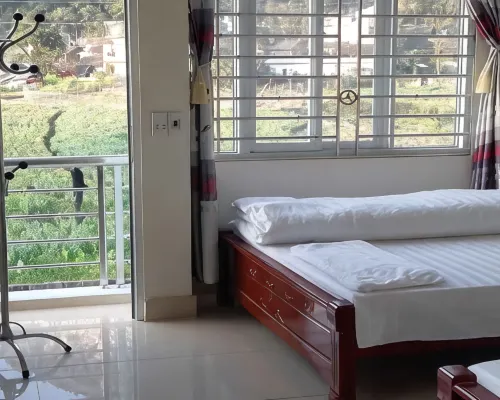 Huyen Tram Guesthouse Hotele w: Đồng Văn