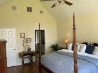 Wiley House Bed and Breakfast - Bed and Breakfasts