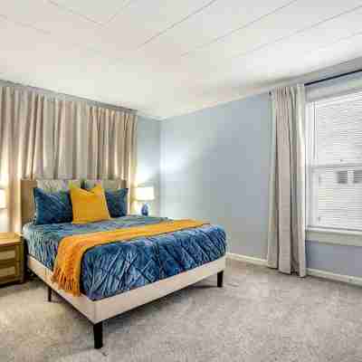 BoHo by the Beach: Charming 2-bedroom apartment in the heart of Port Clinton Rooms