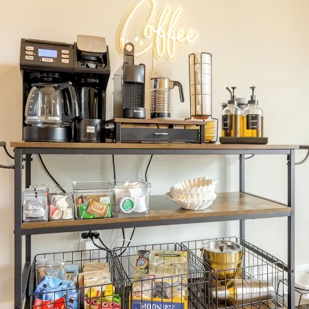 Southside Charmer, 5 min to Downtown!