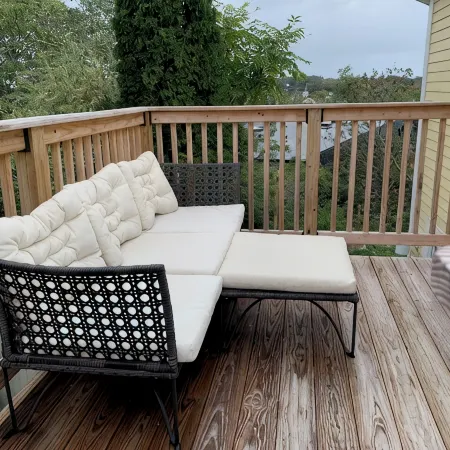 Steps from Downtown Mystic / Newly Renovated Modern Apartment