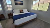 New home. Stunning ocean and mountain views. 5 Minutes from the beach - Wifi