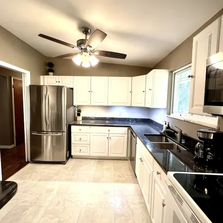 Cozy 3-Bedroom 1 Mile to Downtown & Michigan Stadium w/ Free Parking