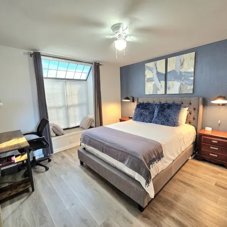 Lake life 1-bedroom,1-bath condo in peaceful Garland TX