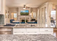 Spacious Two-Story Home in Frisco w/ EV Charger - บังกะโล
