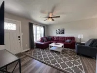 Fuquay's Best! Recently renovated, convenient to downtown, fenced yard, fire pit - Wifi