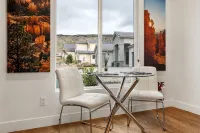 Best Deal! Modern Luxury Casita! Kitchenette & W/D - 4-Star