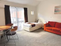Bush Inn Court Motel Hotels near Upper Riccarton