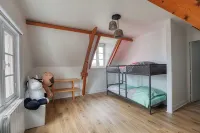 Spacious house for 8 people with garden - บังกะโล
