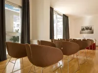 Eos Hotel Hotels near Teatro Apollo