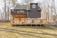 Secluded Pet-Friendly High-Tech Log Cabin in the Woods - 3-Star