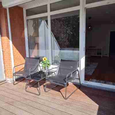 Modern city apartment with balcony and private parking space in a quiet location Others