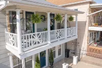 6 KING Beds + Walk to Streetcar + Balcony - Alloggi