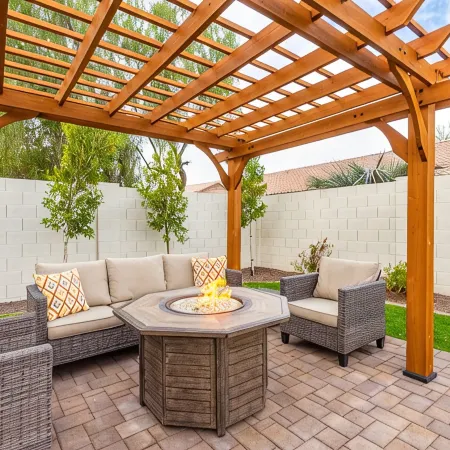 Edgemont Escape-  3 King Beds, Heated Pool*, Close to Spring Training,