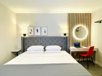 Joe’s Brand New 2 King Bedrooms Townhome in Canmore (License: Res-10681) - บังกะโล