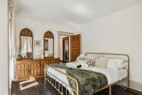Spacious Home Chef's Kitchen, BBQ Grill, 5 Min Cle Clinic, Hot Tub, ADA, King - Jacuzzi