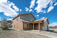 Modern Mountain Golf/Ski/Lake Retreat w/ Hot Tub - 무료 와이파이