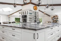 Stunning Waterfront Getaway!  Luxury Home on Acreage,  Natures Paradise - 4-Sterne