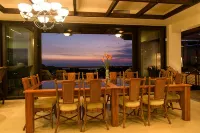 Luxurious, Private Chef,  Mesmerizing views, lots of WILDLIFE - 按摩浴池