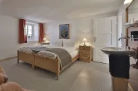 Relais & Chateaux IN LAIN Hotel Cadonau - parking