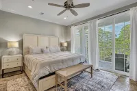 Architectural Masterpiece with Private Pool by Esthetic Stays - 5-Star