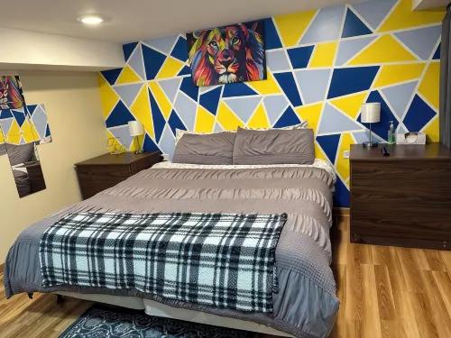 King Comfort Apartment, Quiet, Clean, AC & WiFi - บังกะโล