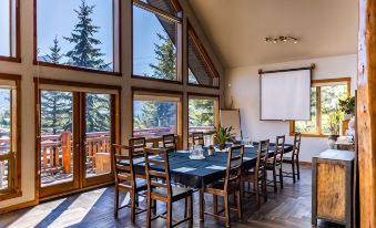 A Bear and Bison Country Inn