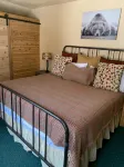 Stunning Newly Remodeled Master Bath Close to Roaring Fork River Super Clean! - 4-Star