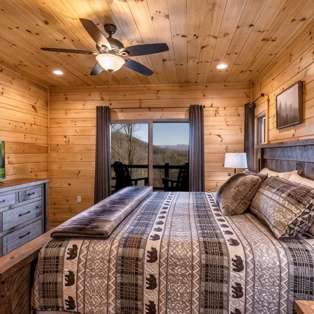 Secluded Luxury Cabin - Mountain Views, Fire Pit, Great Location! Sleeps 8.