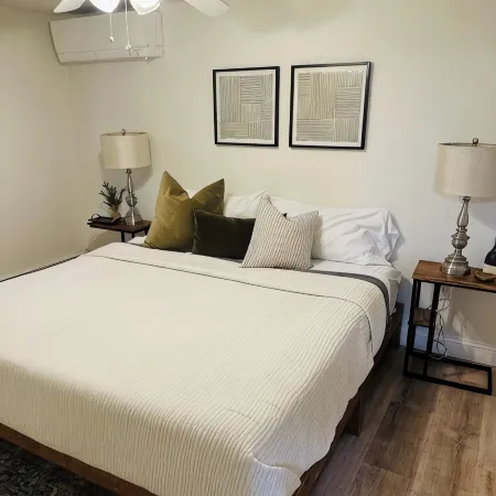 Create Memories at our Modern Waterfront 1 BR Apartment: Hike, Sip Wine, Relax!