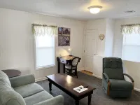 One Bedroom Apartment with Separate Bunk Bed Area - 2つ星