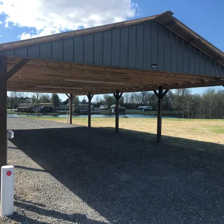 Close to Lake G’VILLE 3-BR house with AC, BOAT BARN-24’x48’, WiFi in Albertville