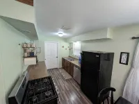 Charming 3-bedroom house in beautiful Kaw City just minutes from Kaw Lake. - 3-Star