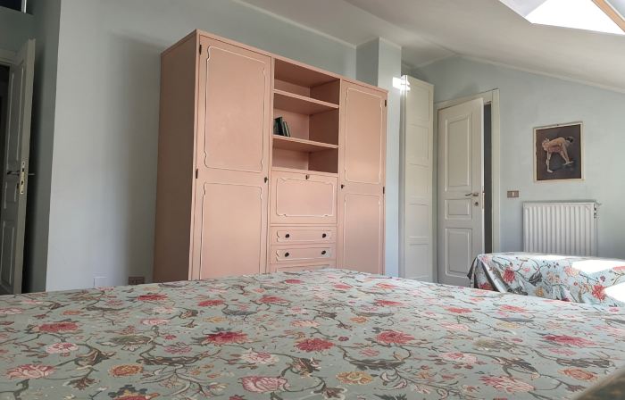 Chiavari apartment with reserved parking space in a residential context
