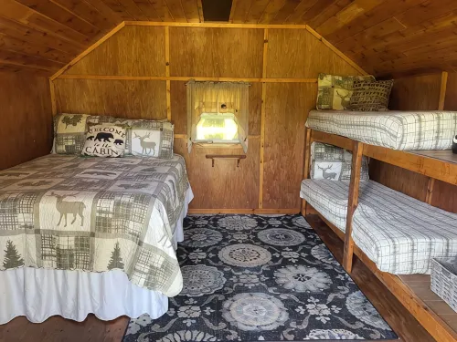 Poppy’s Cabin on Pond in Finger Lakes Region - Feriehus
