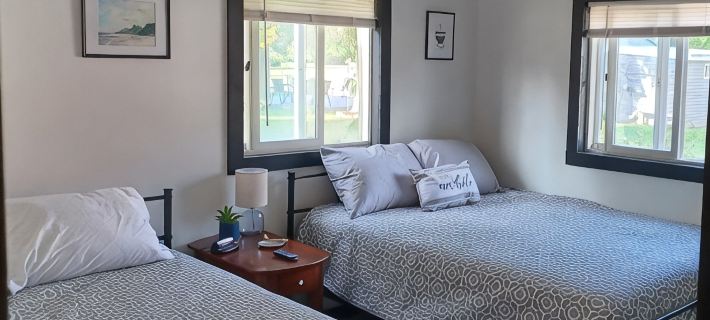 Cozy newly renovated home minutes from Sebewaing Harbor Marina to access bay. Hotels in Huron County