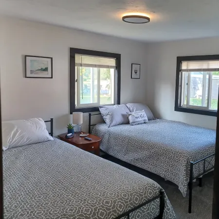 Cozy newly renovated home minutes from Sebewaing Harbor Marina to access bay.