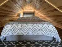 The Romantic LOVE NEST mountain Log Cabin w/ Lake view-5 minutes from the beach! - Alppimaja