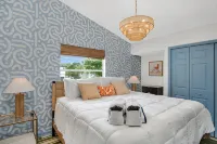 10 Min to the best beach & golf course! Massive Home: Pool, Hot Tub, Game Room! - 3 stjerner