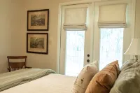 Elegant WATERFRONT home with private boat ramp/dock, elevator, & unmatched view! - Homestays