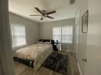 Coastal Comfort! Charming 3 bedroom, near beach and downtown Pensacola - 무료 와이파이
