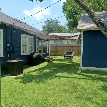 Historic, Cozy Home in the Heart of Town