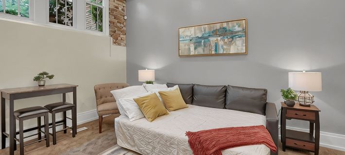 King Bed ★ Work Remote ★BYU ★ W/D ★ Desk Hotels in Provo