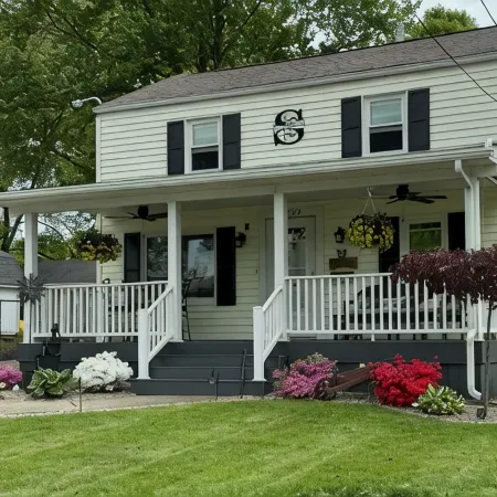 Cozy and completely updated The Farmhouse at Lanterman's Village