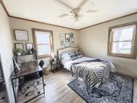 Waterfront Retreat on Lake Winnebago, Kayaks, Firepit, Dog Friendly - Bungalows