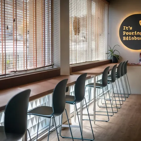 Edinburgh Central Accommodation Отели рядом с достопримечательностью «Бротон»