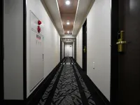 APA Hotel Shimbashi Onarimon - parking
