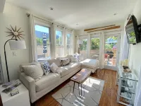 #CozyBluffs #OakBluffs #EastChop 1 BD, 1.5 bath home-Walk to Town-Ferries-Beach! - ブティック