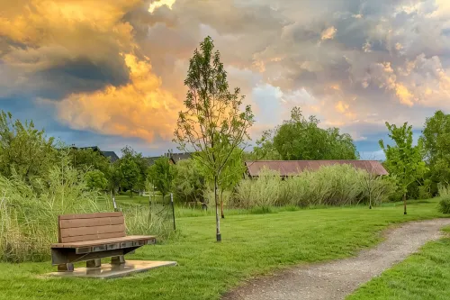 Mountain Studio - luxury finishes in upscale neighborhood, e-bikes included! - balcón